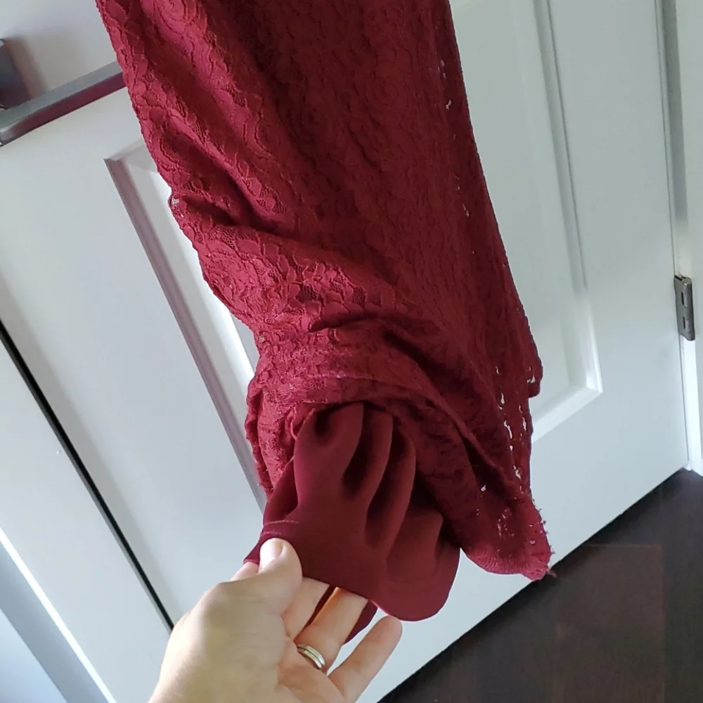 Lulus gorgeous long lace burgundy gown! - Picture 6 of 11